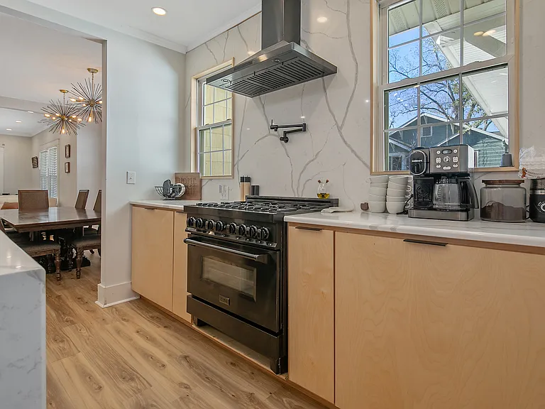 1208 Goodview Ave — Photo 49