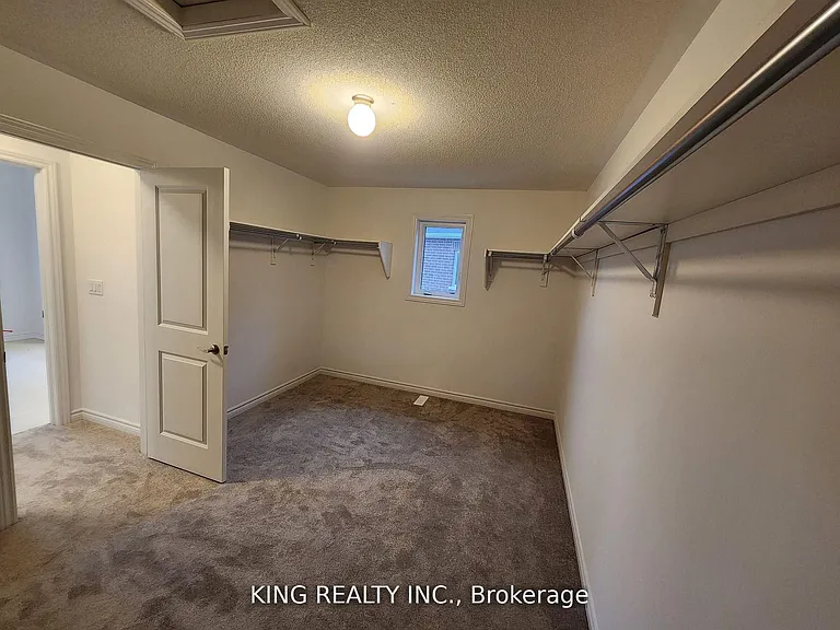 373 Russell St — Photo 35