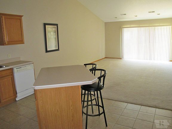 5th image of 707 Laurel St #6