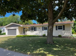 1834 Northpoint St, Oshkosh, WI 54901