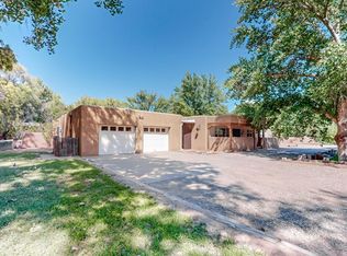 1119 Roadrunner Ln NW, Los Ranchos De Albuquerque, NM 87107