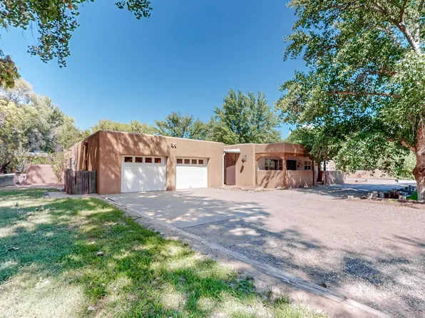 1119 Roadrunner Ln NW, Los Ranchos De Albuquerque, NM 87107