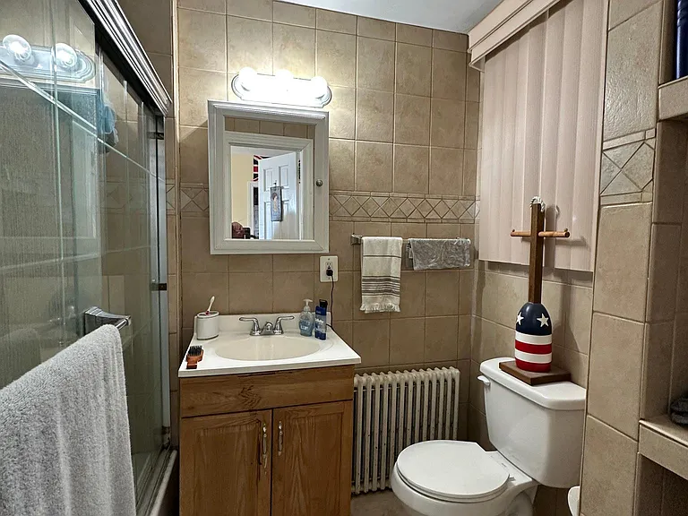193 Woodbine Ave #C — Photo 9