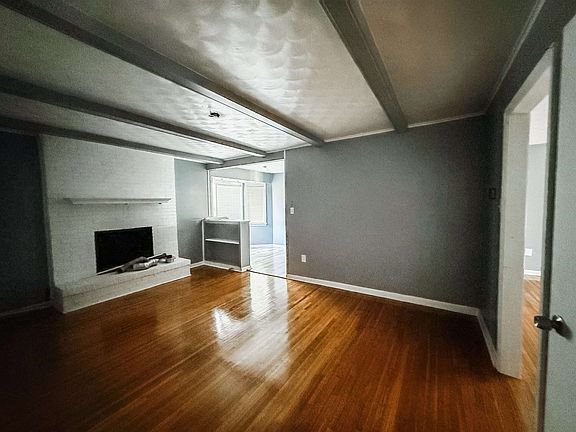 4th image of 1170 Stage Ave