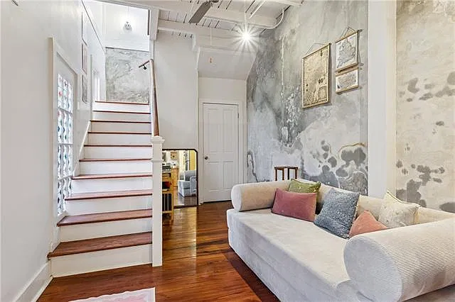 1 bed, 1.5 bath, 896 sqft, $1,650 — Photo 3