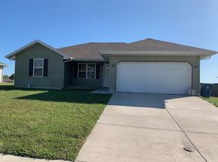 500 Bradford Pear, Clever, MO 65631