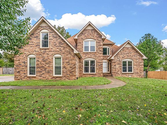 5th image of 1421 Dr Meade Ln