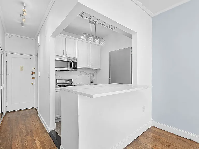 330 E 83rd St #3M — Photo 1