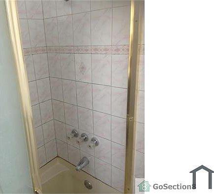 4th image of 6054 N Rockwell St #3