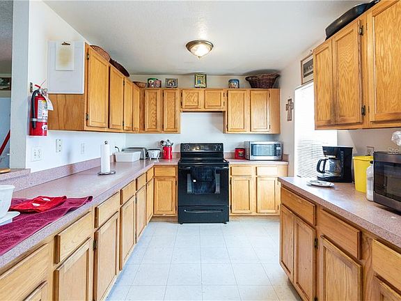 3rd image of 2221 N Westmoreland Dr