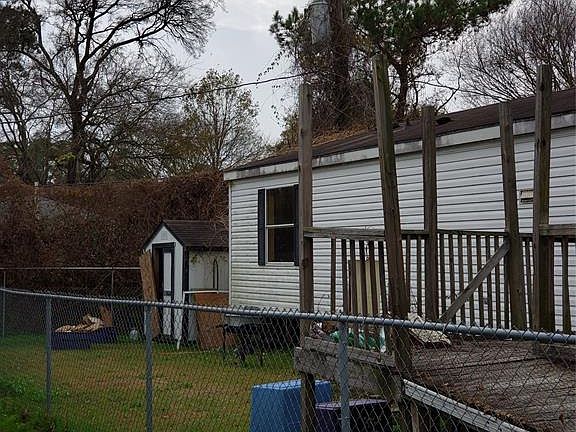 5th image of 9934 Cedar Landing Dr