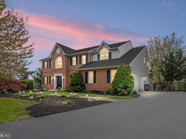 7 Laura Ct, Sinking Spring, PA 19608