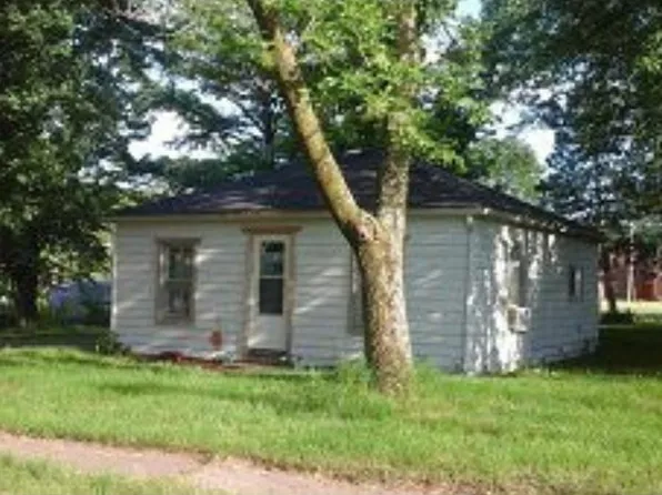 109 W Walnut St, Gladstone, IL 61437