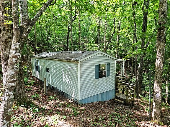 3rd image of 252 Barefoot Ln