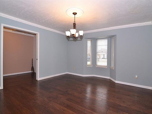 5th image of 3117 Brookshire Dr
