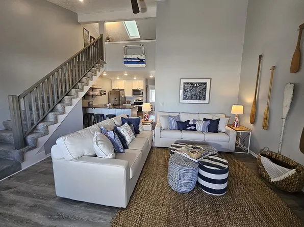 1701 N Windward Dr, Port Clinton, OH 43452