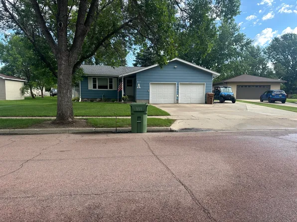 845 Madison Blvd, Huron, SD 57350