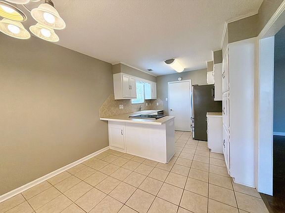 5th image of 10812 Windridge Dr