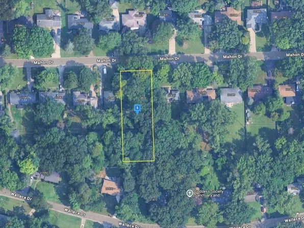 21463 Mahon Dr, Southfield, MI 48075