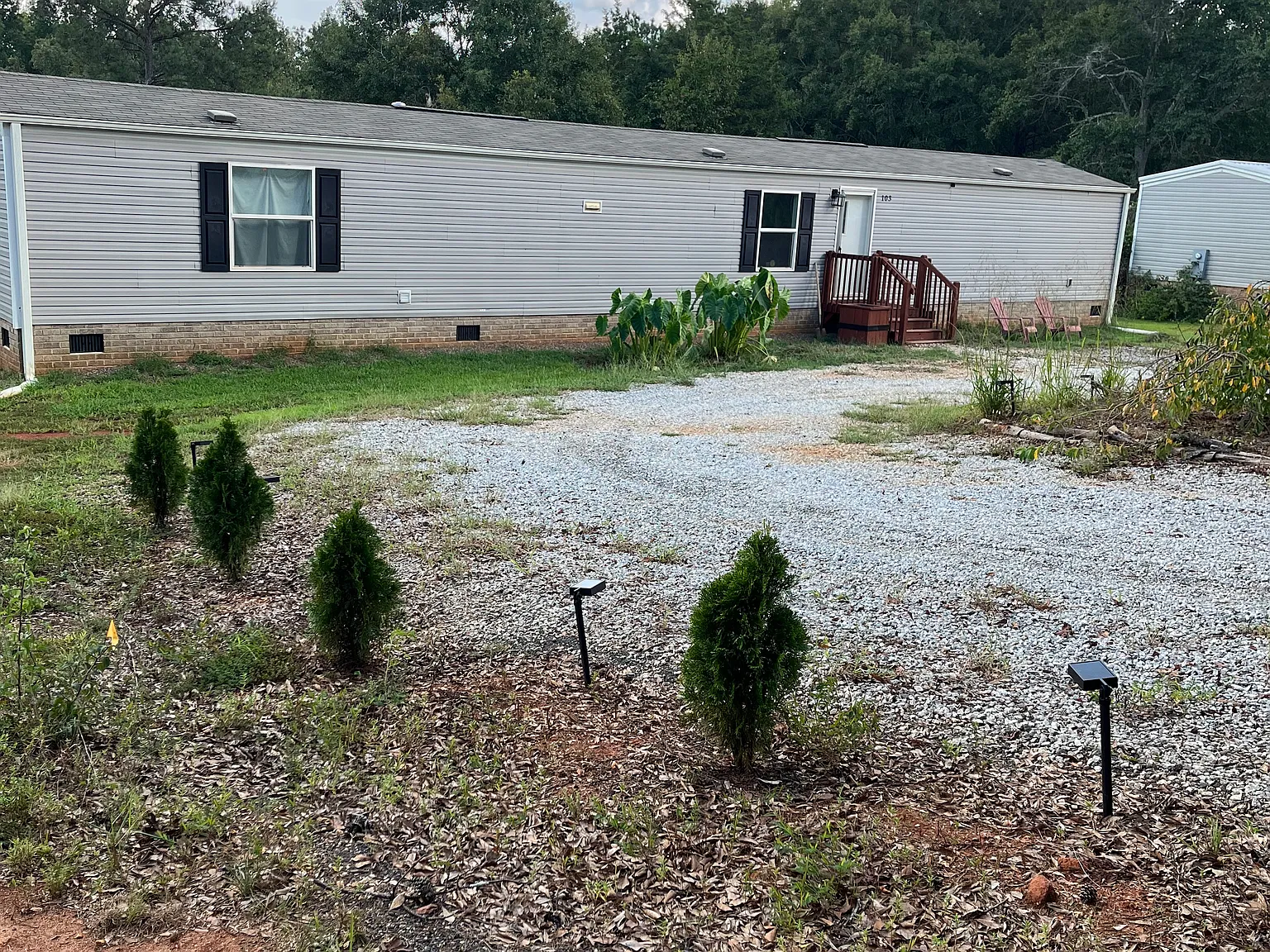 3 bed, 1000 sqft, $1,300 — Photo 1