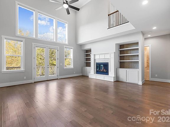 5th image of 128 Summer Shoal Pl