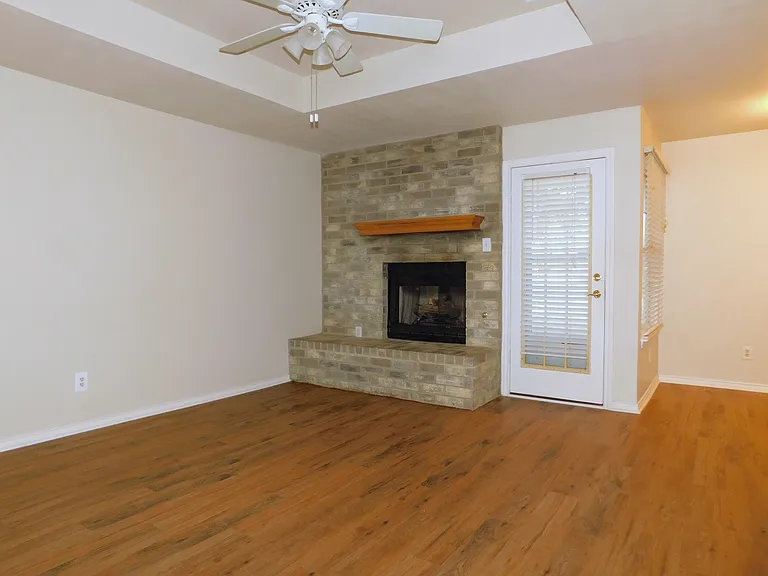3109 N Bell Ave — Photo 6