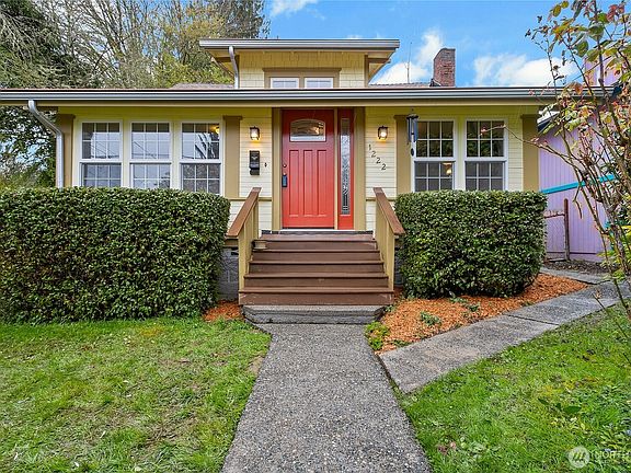 2nd image of 1222 8th Avenue SE