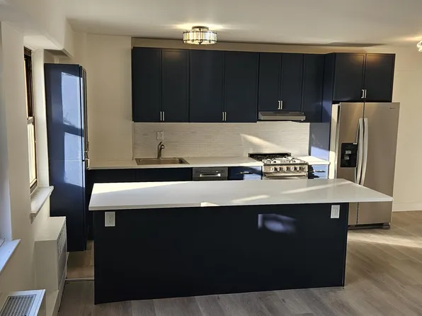 8800 Boulevard image 1 of 6