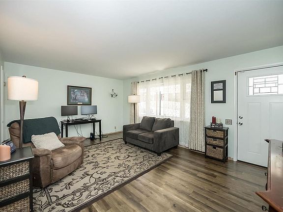 3rd image of 604 S Jefferson Ave