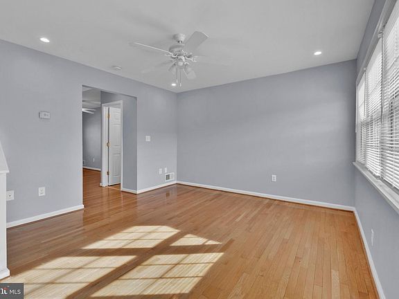 5th image of 831 Jeannette Ave