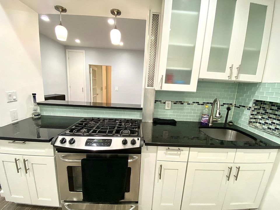 1st image of 31-12 42nd St #1LL