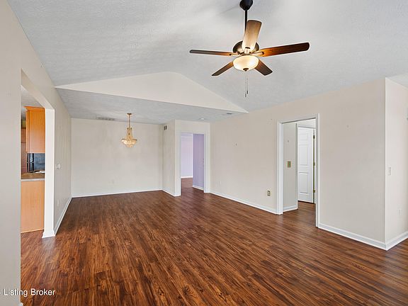 4th image of 5032 Woodridge Lake Blvd