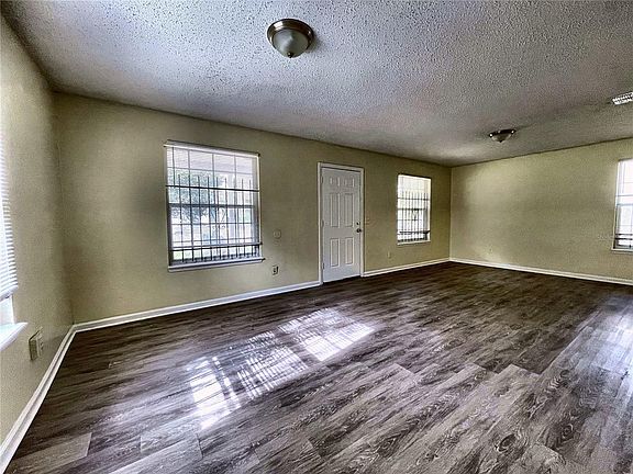 3rd image of 219 Shortreed St