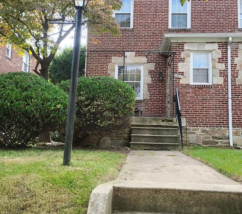 1st image of 2421 Pelham Ave