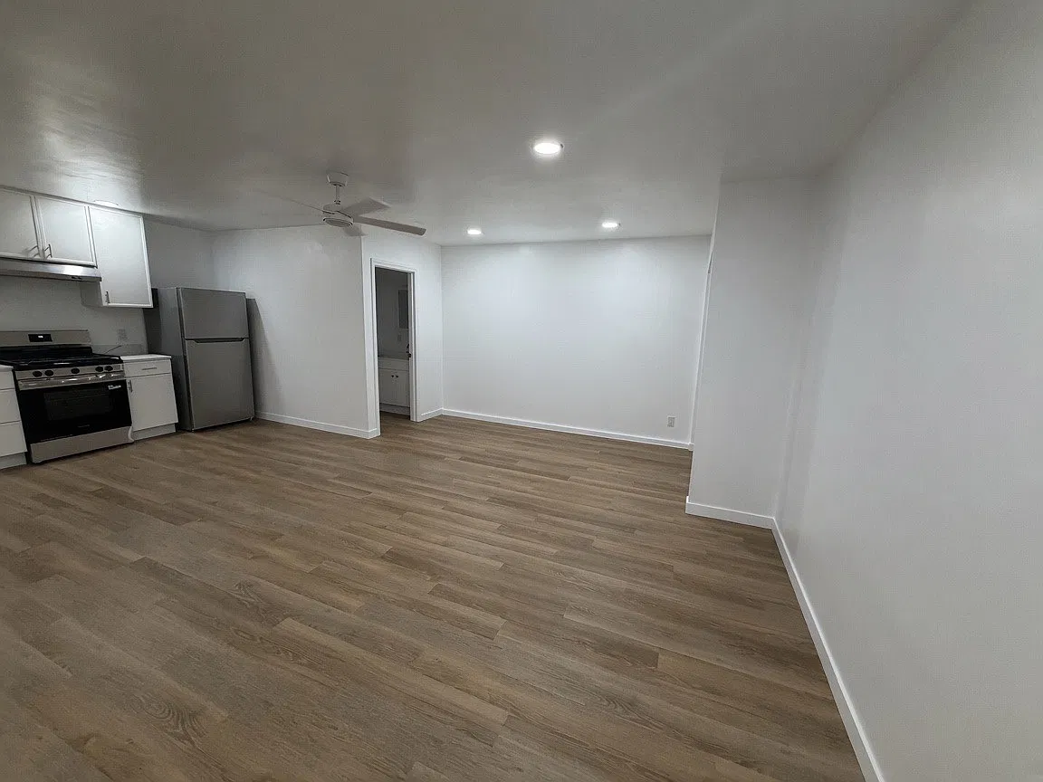 Studio, 400 sqft, $1,850 — Photo 3
