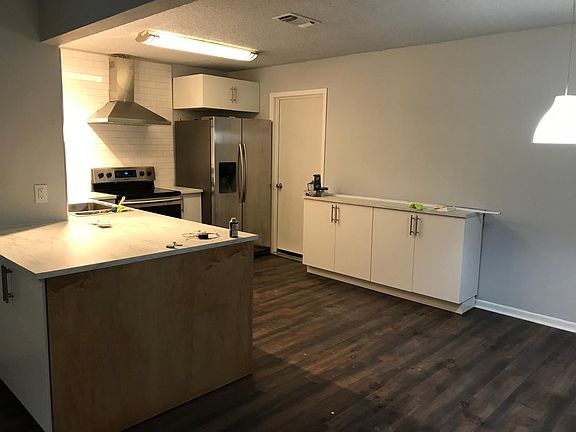 3rd image of 1600 Arkansas Ave