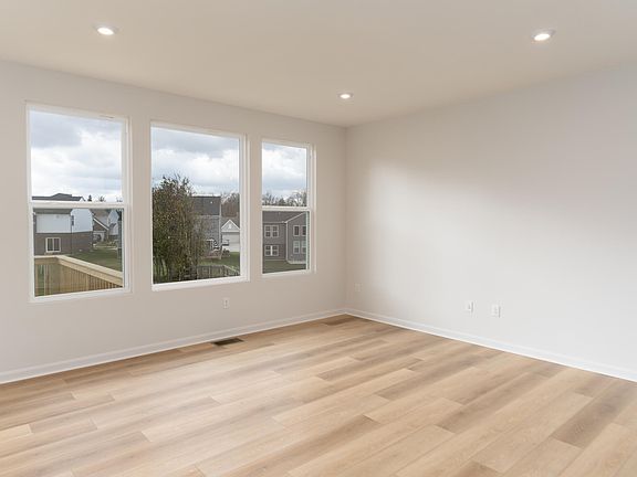5th image of 7956 Trillium Ct
