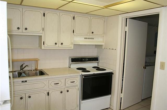 2nd image of 1411 N 59th Ter