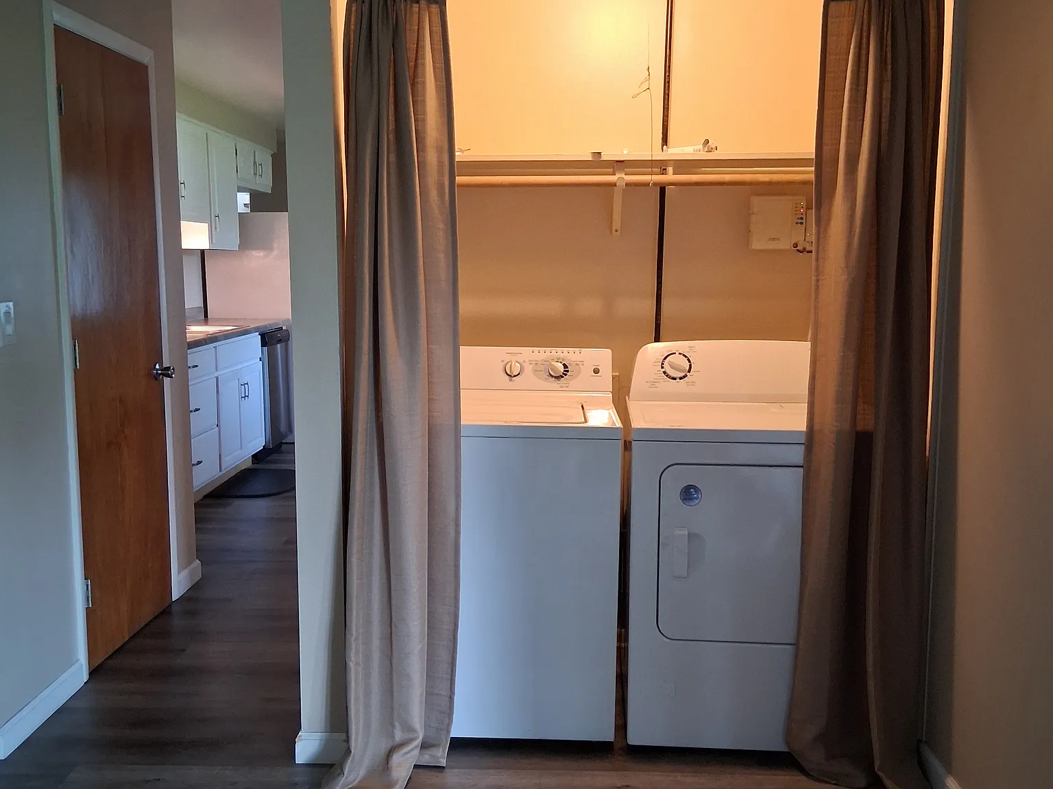 3 bed, 1.5 bath, 1356 sqft, $1,500 — Photo 4