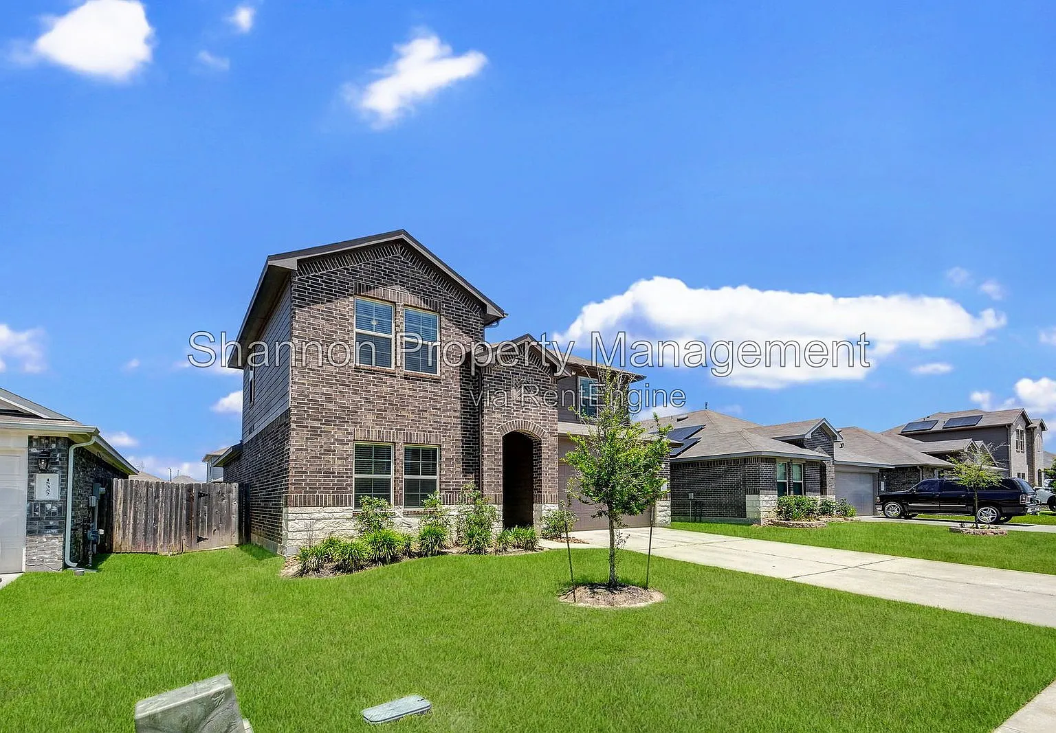 4 bed, 3.0 bath, 2482 sqft, $2,200 — Photo 2