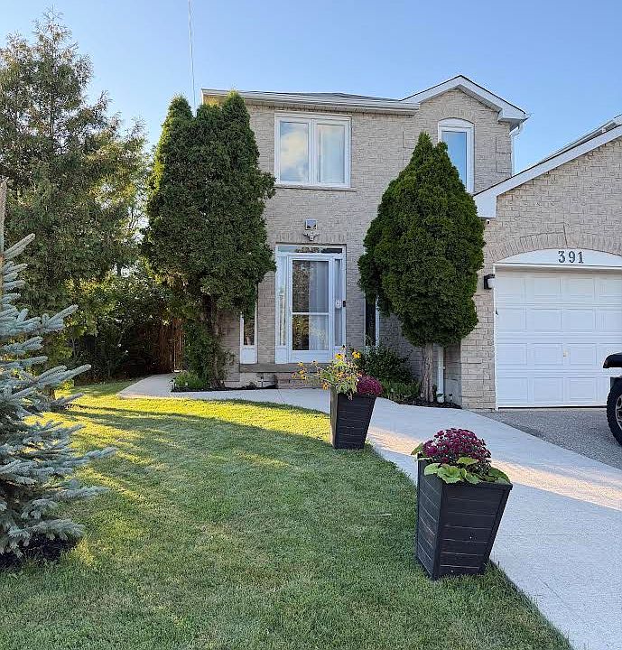 1st image of 391 Assiniboine Trl
