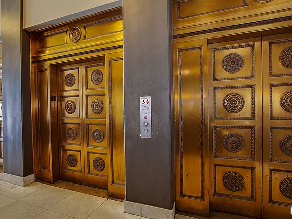 3rd image of 215 W 7th St APT 1110