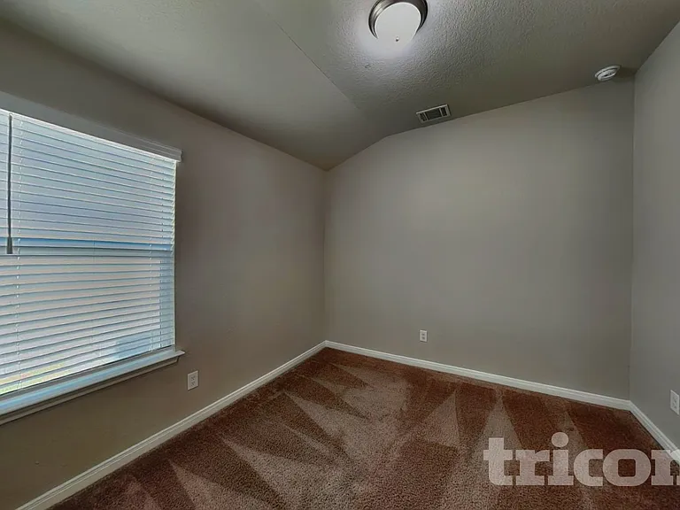 13619 Emerson Way — Photo 9