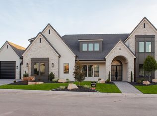 744 E Queensridge Dr, Washington, UT 84780