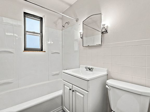 3rd image of 2117 Brownsville Rd APT C33