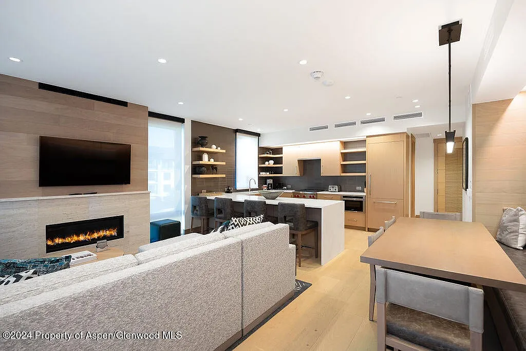2 bed, 1248 sqft, $45,000 — Photo 2