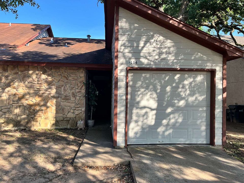 1st image of 1116 Airline Dr