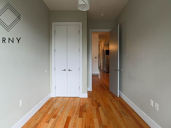 4th image of 218 Stanhope St #3B