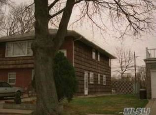 101 Wellington Rd, Elmont, NY 11003