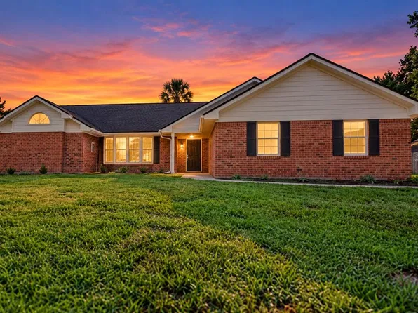 33608 Overton Dr, Leesburg, FL 34788